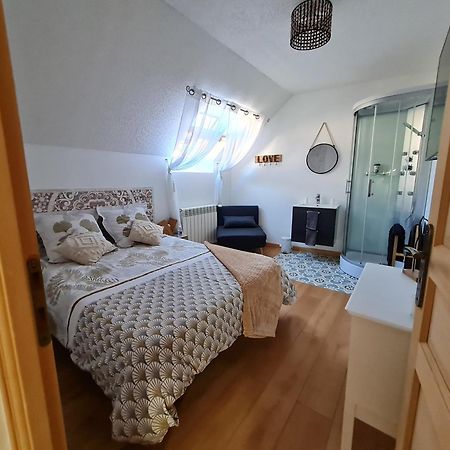 Chez Malia Bed and Breakfast Saint-Nicolas-des-Motets Εξωτερικό φωτογραφία